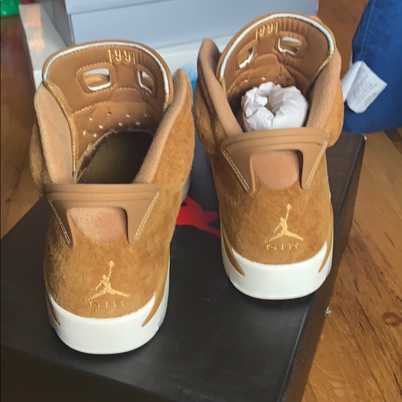 Jordan 6 “wheat” with box 📦 sz 8.5 worn - Picture 2 of 5